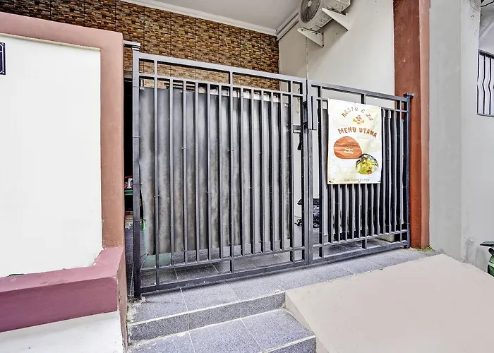 Hotel O Sunlo Cozy Home Family Homestay Syariah Surabaya